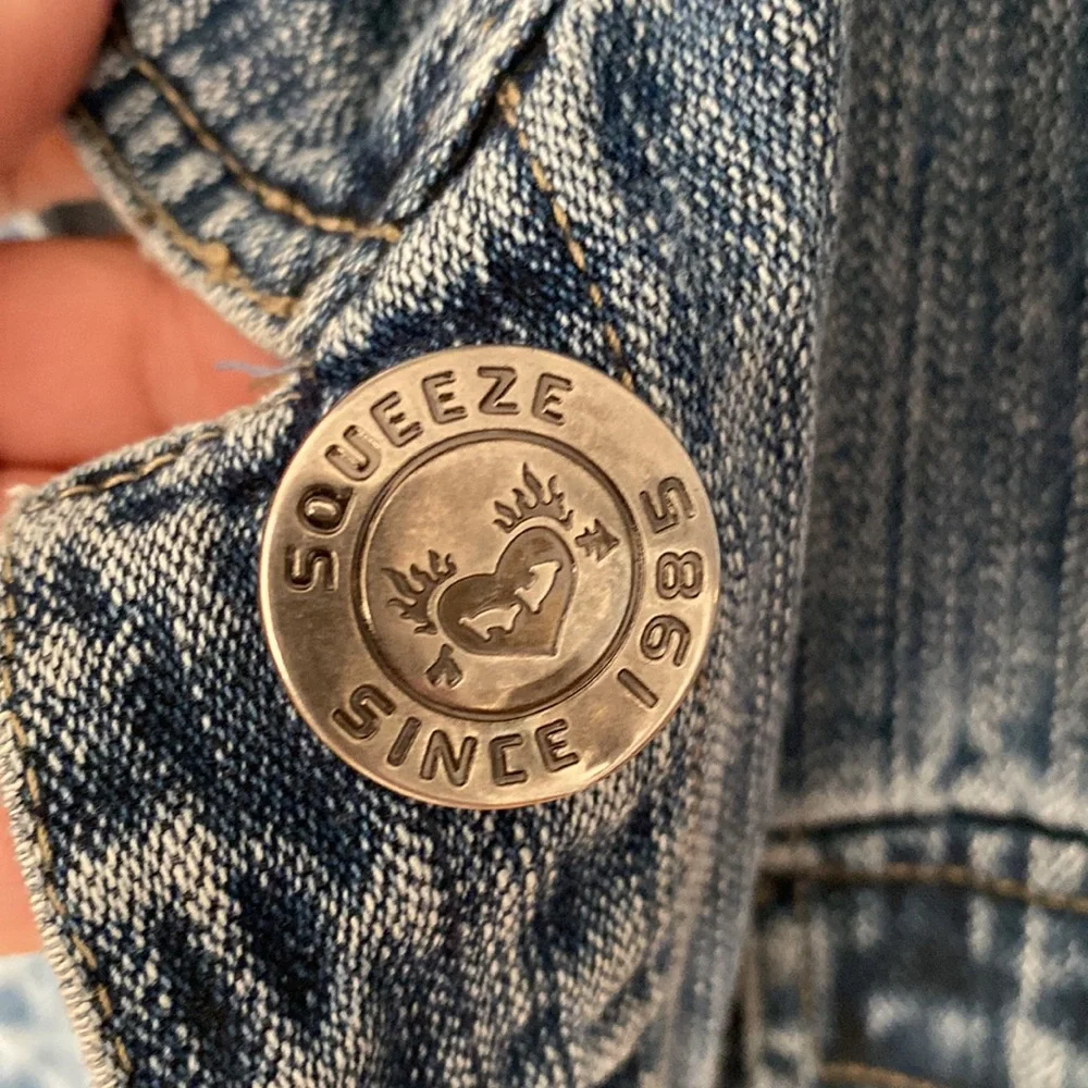 Squeeze Jean Jacket - Picture 12 of 14